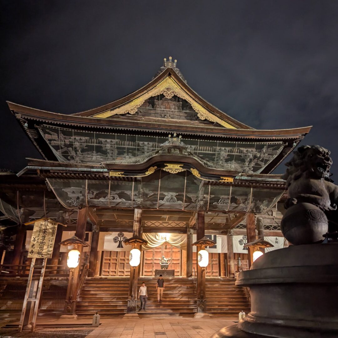 Top 3 Winter Illuminations Zenkoji Temple
